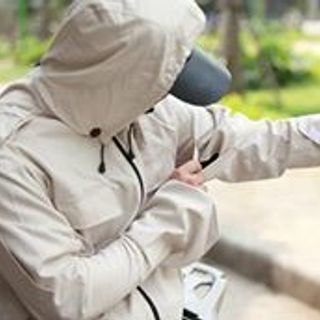 Áo chống nắng nam Chống Tia Cực Tím theo tiêu chuẩn Nhật Bản