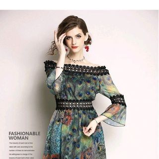 ĐẦM XÒE BỆCH VAI IN HỌA TIẾT ĐUÔI CÔNG PHỐI VIỀN REN
