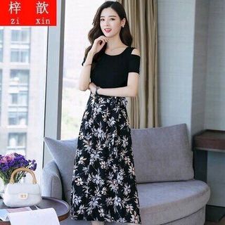 ĐẦM KHOÉT VAI CHÂN VÁY XẺ TÀ