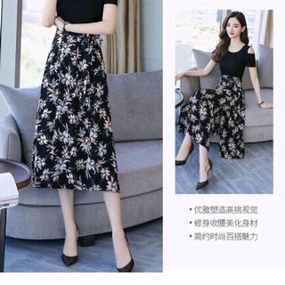 ĐẦM KHOÉT VAI CHÂN VÁY XẺ TÀ