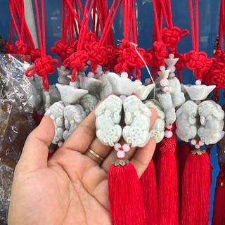 MÓC TREO TỲ HUU NGỌC CẦM THẠCH TRẮNG