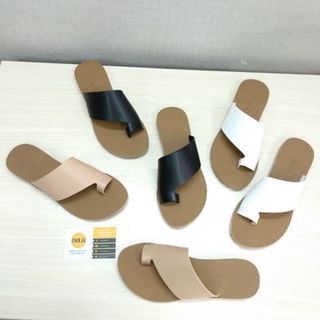 Dép xỏ ngón bảng xéo lớn