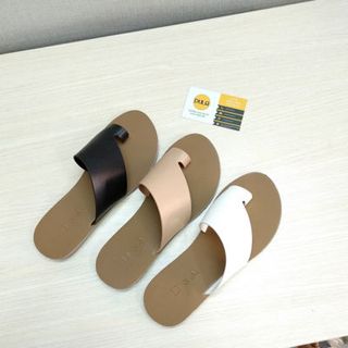 Dép xỏ ngón bảng xéo lớn