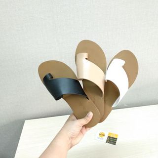 Dép xỏ ngón bảng xéo lớn