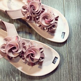 giày sandal hoa xinh