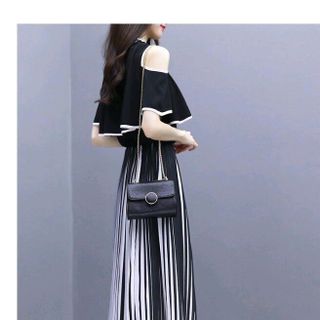 SET ÁO RỚT VAI CHÂN VÁY SỌC DẬP LY