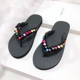 dép Lào đinh hạt