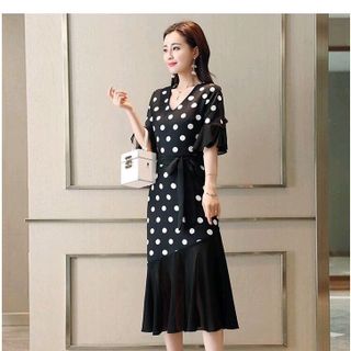 ĐẦM CHẤM BI ĐUỐI CÁ