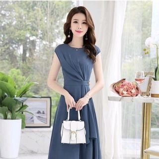 ĐẦM XOÈ VẠT XÉO NẸP EO