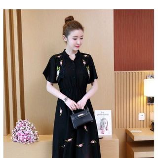 ĐẦM XÒE NHÚN EO THÊU HOA PHỐI NÚT