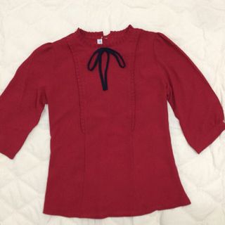 Áo Cổ Tròn Xếp Nơ
