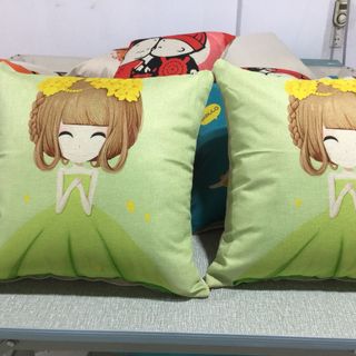 Gối tựa vuông hình cô gái 02