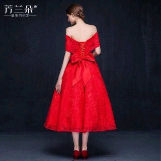ĐẦM XÒE BẸT VAI NƠ LƯNG
