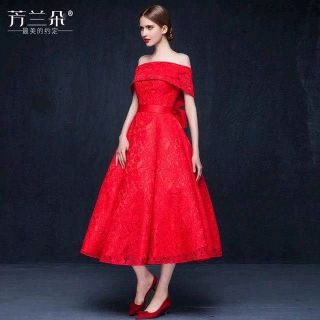 ĐẦM XÒE BẸT VAI NƠ LƯNG