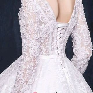 ĐẦM XÒE PHỒNG ĐUÔI TÔM TAY DÀI VỀ LẠI SLL TRẮNG TINH NHA KHÁCH