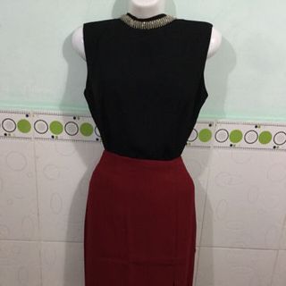 Váy Bút Chì Xẻ Trước