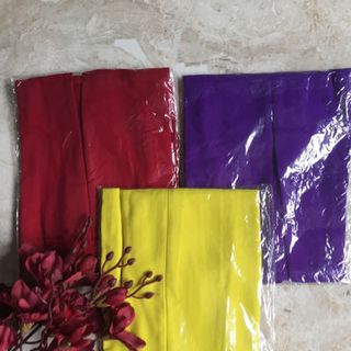 Váy Bút Chì Xẻ Trước