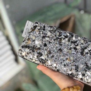 ví cầm tay