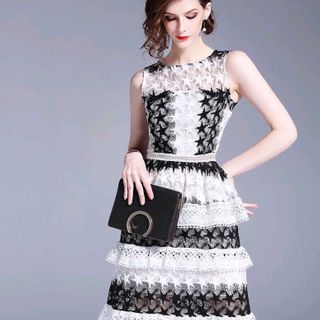 ĐẦM REN XẾP TẦNG