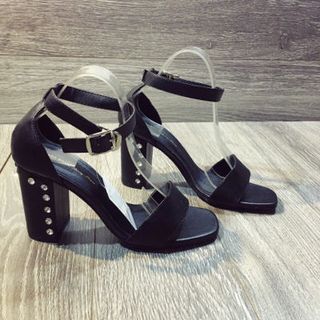 sandal got vuông bản ngang đinh kim cuong