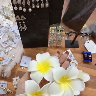 Kẹp tóc hoa sứ
