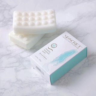 Soap Seacret tinh muối khoáng trị mụn lưng