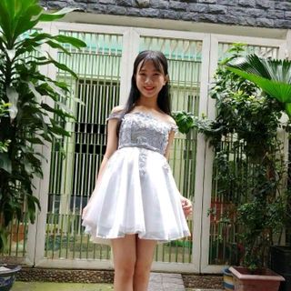HÌNH THẬT ĐẦM XÒE TRỄ VAI