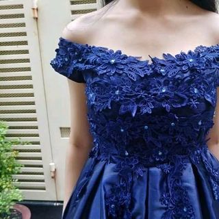 HÌNH THẬT MAXI TRỄ VAI HOA RƠI
