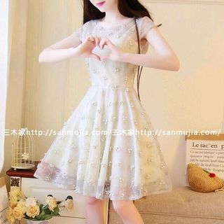 ĐẦM REN HOA THÊU NGỌC TRAI