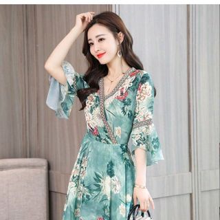 ĐẦM XÒE VOAN HOA CỔ VIỀN ĐẮP CHÉO