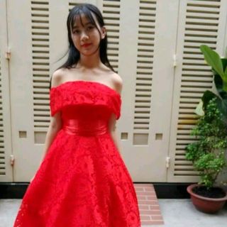 HÌNH THẬT TRỄ VAI NƠ LƯNG