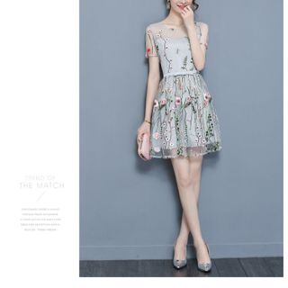 ĐẦM VOAN XÒE THÊU HOA – TTMS884