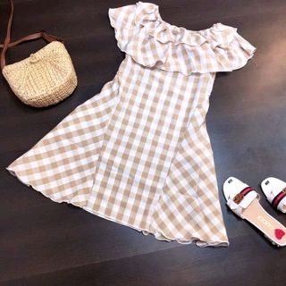 ĐẦM XÒE TRỄ VAI CARO QC