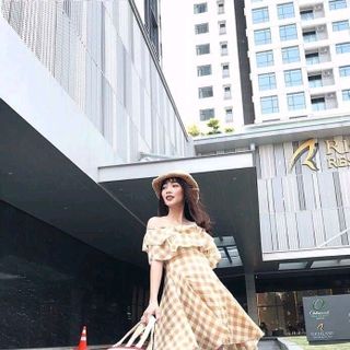 ĐẦM XÒE TRỄ VAI CARO QC