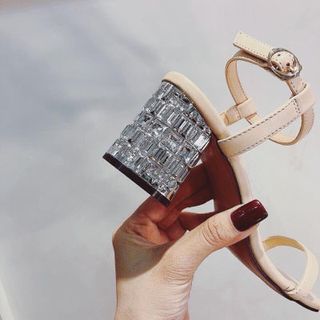 giày sandal đế đá