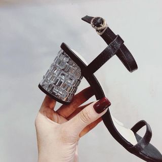 giày sandal đế đá