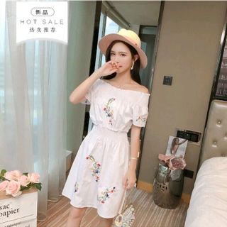 ĐẦM XÒE THÊU HOA TRỄ VAI TRẺ TRUNG