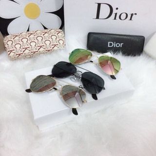mắt kính trẻ em