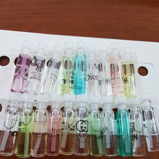 SET 20 ỐNG NƯỚC HOA MINI PHÁP