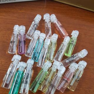 SET 20 ỐNG NƯỚC HOA MINI PHÁP