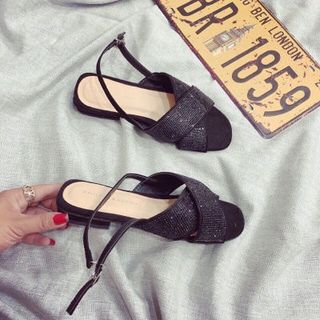 giày sandal bọc đá