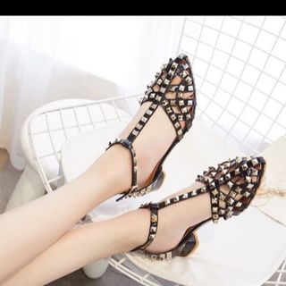 giày sandal đinh