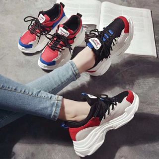 Giày thể thao nữ