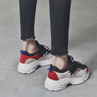 Giày thể thao nữ