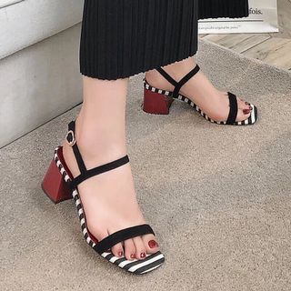 giày sandal got vuông sọc