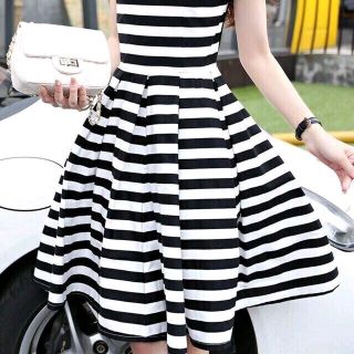 ĐẦM XOÈ SỌC SÁT NÁCH