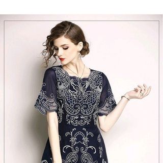 ĐẦM XÒE LỤA THÊU