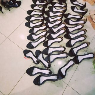 Sandal đen gót vuông 7p