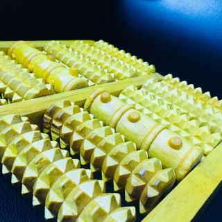 Bàn lăn massage chân bằng gỗ