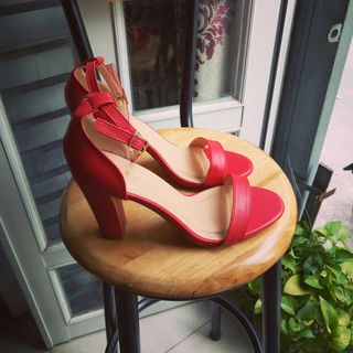 Sandal gót trụ 9p đỏ